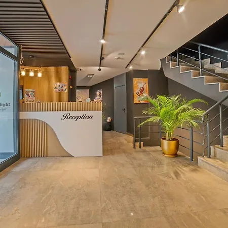 Moonlight Aparthotel *
